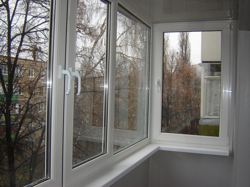 6 opzioni per balconi vetrati
