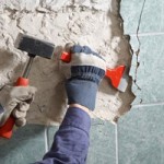 Smantellamento di rivestimenti per pareti e soffitti