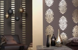 ang paggamit ng metallic wallpaper sa interior