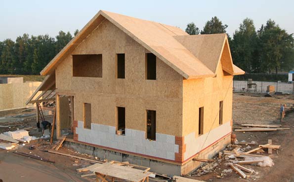 Frame-Panel-Häuser von SIP-Panels (SIP): Nachteile und Vorteile. Welche SIP-Panels zum Aufbau wählen