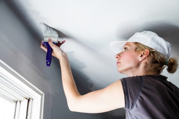 7 συμβουλές για την ασβέστωση της οροφής και των τοίχων με ασβέστη, κιμωλία, βαφή με βάση το νερό