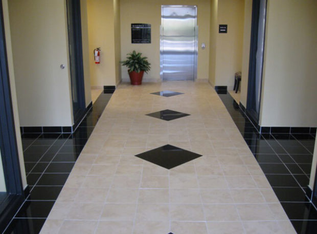 Chọn gạch lát sàn trong hành lang: mẹo và hình ảnh