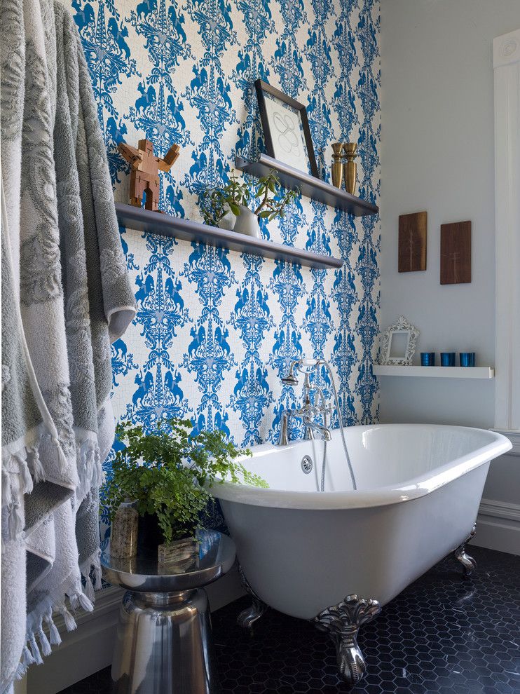6 mga tip para sa pagpili ng isang wallpaper para sa banyo
