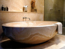 Bồn tắm bằng đá cẩm thạch