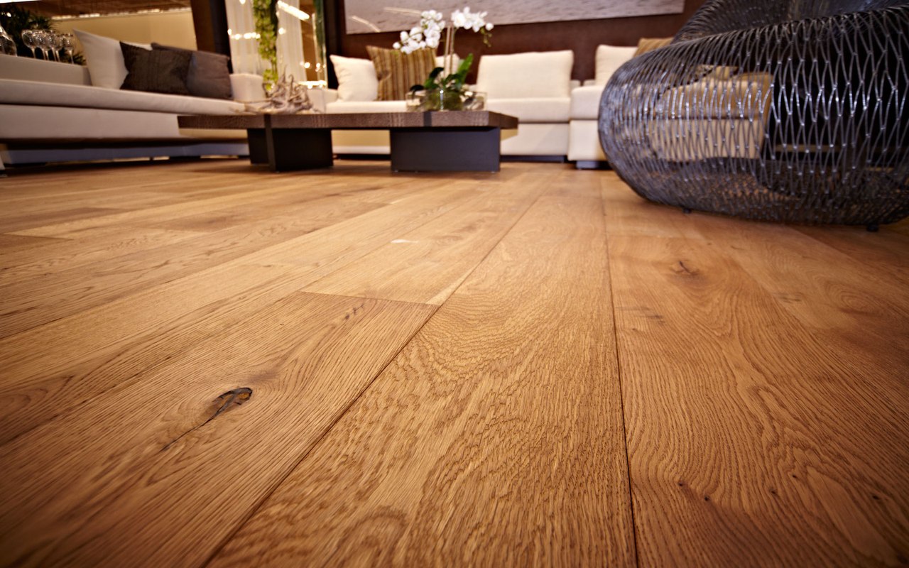 Ktorá drevená podlaha je lepšia? Vyberte si druh dreva a druh podlahy